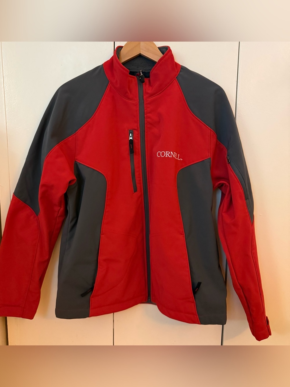 Women's Red & Gray Softshell Jacket (20 conf)